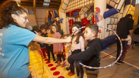 Fiesta infantil en el pabell�n del colegio de Bu�o, en imagen de archivo