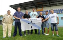 La nueva junta directiva del Berres presidida por Marcos Lorenzo se present� ayer en Pardi�eiro. 