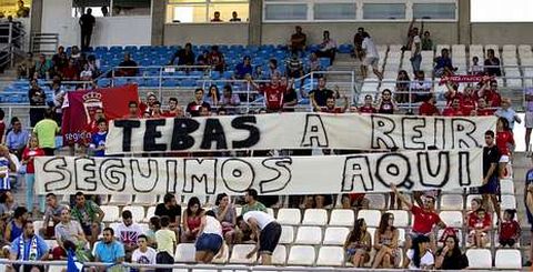 Aficionados del Murcia aluden a Tebas en el �ltimo partido amistoso del equipo que entrena Aira. 
