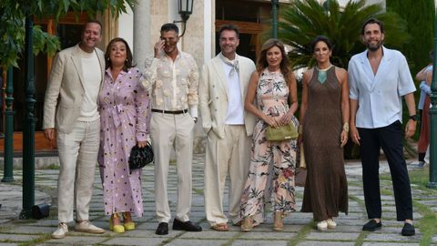 Pilar Vidal, Nando Escribano, Miquel Valls, Gema L�pez, Lorena Garc�a, y Alberto D�az llegan a la boda de Susanna Griso y Luis Enr�quez.