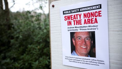 Campa�a en el entorno de Sandringham pidiendo responsabilidades al expr�ncipe Andr�s