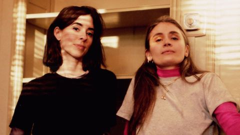 En la imagen, Carmen Urbita y Ana Garriga. Ambas son doctoras por la Universidad de Brown (EE.?UU.) y tienen el p�dcast de divulgaci�n �Las hijas de Felipe�.