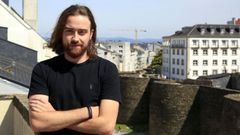 Guille Tort en su estudio ubicado en la Ronda da Muralla