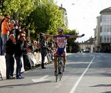 Aser Est�vez, instantes antes de cruzar la l�nea de meta en Santiago.