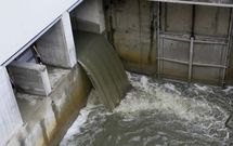 Aspecto del agua que se vierte tras ser tratada en la EDAR. 