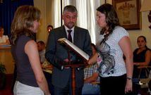 Ana Ruso (derecha) fue edila del Partido Popular, en la oposici�n, desde junio del 2010 a mayo del 2011