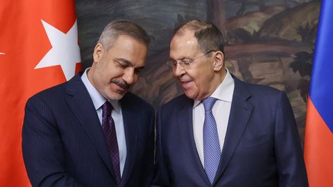 El ministro de Exteriores de Rusia, Serguéi Lavrov, con su homólogo turco, Hakan Fidan, esta semana en Moscú