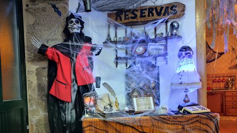 Mercedes Arias diseñó un hotel del terror en Noia