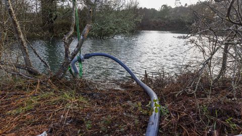 Imagen de la balsa de agua limpia objeto de actuaci&oacute;n ayer por parte de la Xunta de Galicia.
