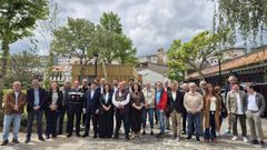Pol�ticos de distintos concellos, miembros de la Reserva de Biosefera y representantes del sector n�utico, tur�stico y medio ambiental participaron en la inauguraci�n de la base n�utica de la Reserva, unos m�dulos de madera situados en la Tolerancia.