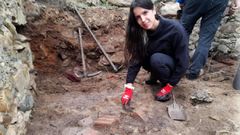 Cristina Incio participa na nova campa�a de escavaci�ns arqueol�xicas que se leva a cabo nas ru�nas da casa de Repil
