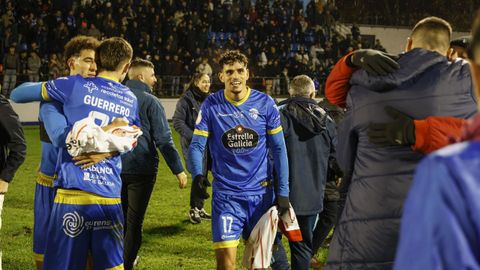 Los jugadores del Ourense CF tras vencer al Girona FC