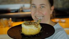 Iria Espinosa, de Taberna 5 Mares, con una reinterpretaci�n de la tarta al whisky