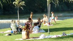 Baistas en la playa fluvial de San Clodio de Ribas de Sil, en una imagen de archivo