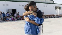 La despedida del profesor Carlos Fern�ndez, �en im�genes!