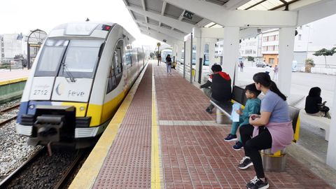 Llegada del tren de ancho m�trico a Burela
