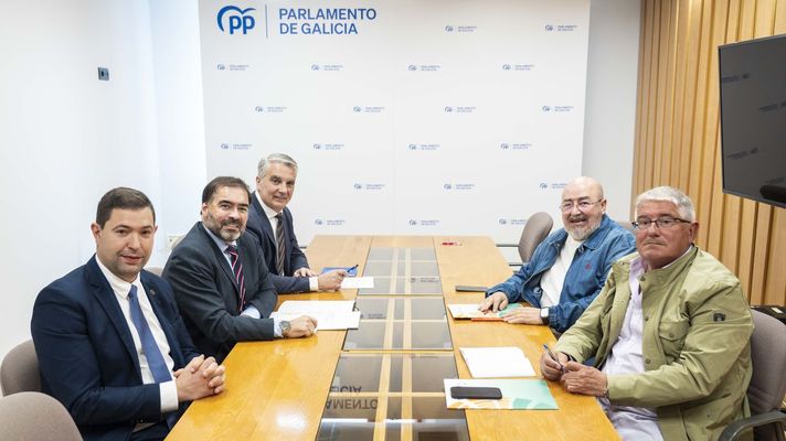 Representantes de Uni�ns Agrarias con diputados del PP