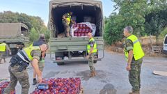 Los vecinos recibieron tambin ayuda de la Brilat, que se encarg del reparto de agua