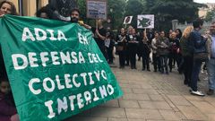 Directivos de la asociaci�n ADIA, en la concentraci�n de interinos docentes celebrada en Oviedo
