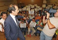 Nelson Santos recibi algunas muestras de apoyo durante su travesa en el desierto. 