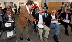 La firma del convenio tuvo lugar ayer en Pontevedra.