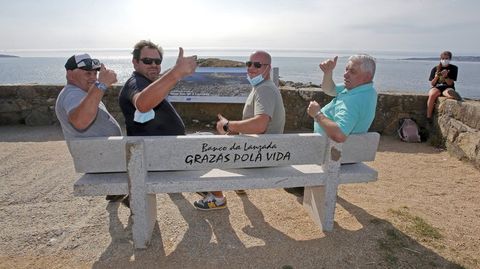 El banco exvoto de la ermita de A Lanzada