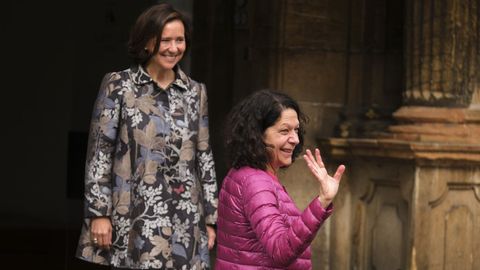 La biloga estadounidense, Bonnie L. Bassler y ladirectora de la Fundacin Princesa de Asturias, Teresa Sanjurjo