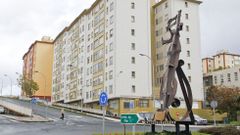 Bloques de la calle Marqu�s de Santa Cruz, en Caranza, donde Defensa vende nueve viviendas deshabitadas