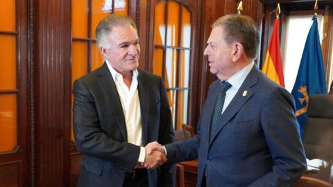 Dionisio Guti�rrez junto a Alfredo Canteli