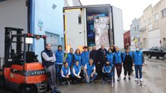 Imagen de archivo de uno de los camiones de ayuda humanitaria que parti� de A Coru�a con destino a Ucrania.