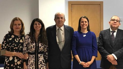 Alicia L�pez (segunda por la derecha) es profesora contratada de Derecho Constitucional