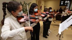 Alumnos del Conservatorio, ayer en al residencia DomusVi