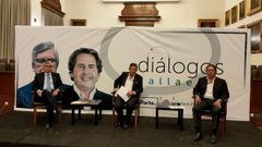 Un momento del foro Dilogos Gallaecia, con el presidente de la CEG Juan Manuel Vieites a la izquierda, el  moderador Carlos Magno en el centro, y el empresario portugus Carlos Barbot a la derecha