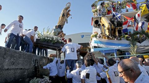 Procesión marítima del Carmen en Marín