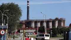 La fábrica de Alcoa, en San Cibrao, tiene dos unidades de producción: la de aluminio, cerrada parcialmente, y la de alúmina, donde la multinacional ha reducido la producción notablemente en los últimos meses