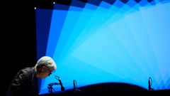 El do germano-japons Alva Noto & Ryuichi Sakamoto durante el concierto que clausura la 25 edicin del festival Snar