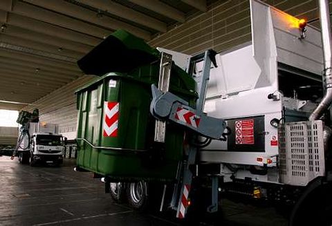 El sistema automatizado de Pontevedra permite que un solo operario realice todo el trabajo.