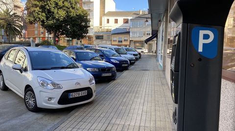 En algunas calles de O Barco parece un da normal por la cantidad de coches aparcados