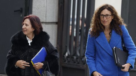 Ana Peramato acompa�ada de Ana Garc�a Le�n, una de las fiscalas promocionadas (a la derecha)