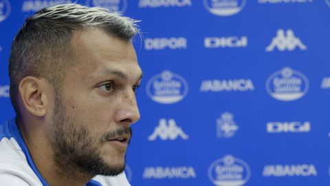 Stoichkov, durante una rueda de prensa en el D�por Training Center.
