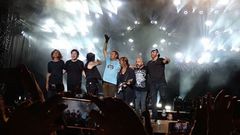 El gui�o de Man� a Aspas en su concierto de Castrelos