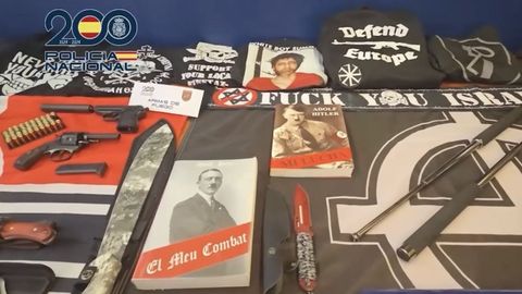 Apologa del odio. Adems de poseer armas de fuego y municin, los detenidos difundan en la red el mensaje de la Alemania nazi y su lder, violento y basado en el odio contra otras razas. Tambin en la calle, con ropa con los mismos mensajes racistas y agresivos contra quienes se posicionan en contra.