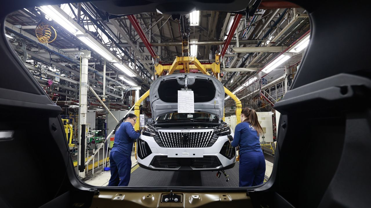 La producción industrial cae un 2,2 % en Galicia, mientras crece un 1,8 % en el conjunto de España