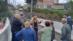 La decisi�n se adopt� tras la reuni�n mantenida por la alcaldesa, Digna Rivas, y el concejal de Urbanismo, Antonio Cabaleiro, con vecinos afectados