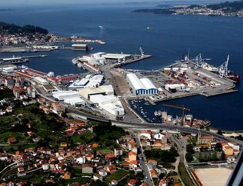 Vistas a�reas de los rellenos del puerto de Mar�n, declarados ilegales por el Tribunal Supremo. 