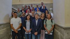 En la firma del convenio estuvieron presentes, adem�s de la alcaldesa, Elena Candia, y el conselleiro de Educaci�n, Rom�n Rodr�guez (ambos en el centro), los directores del IES Ollos Grandes y del Lucus Augusti, y representantes de diferentes agrupaciones deportivas
