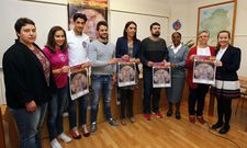 Los atletas Leticia Fernndez, segunda por la izquierda, y Pedro Nimo, tercero, son los padrinos. 