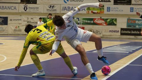 Santa Cruz fue expulsado por doble amarilla.