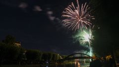 Los fuegos del r�o, en una imagen de archivo, cerrar�n de nuevo las fiestas