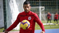 Eneko Bveda, durante un entrenamiento con el Deportivo